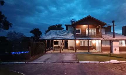 Casa em condomínio fechado com 3 quartos para alugar na Estrada Cristóvão Machado de Campos, 2270, Vargem Grande, Florianópolis