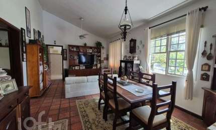 Casa com 4 quartos à venda na Rua Itaipu, 171, Itacorubi, Florianópolis