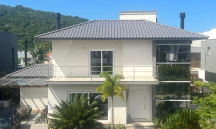 Casa em condomínio fechado com 4 quartos para alugar na Rodovia Doutor Antônio Luiz Moura Gonzaga, 3825, Rio Tavares, Florianópolis
