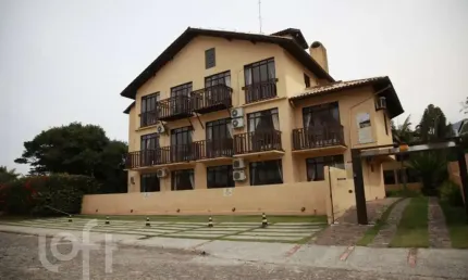 Casa com 18 quartos à venda na Rua Maurício Rosar, 110, Açores, Florianópolis