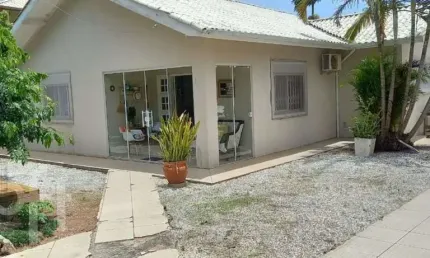 Casa com 3 quartos à venda na Rua Durval Pires da Cunha, 93, Sambaqui, Florianópolis