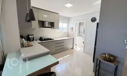 Apartamento com 3 quartos à venda na Rua Tiradentes, 240, Kobrasol, São José