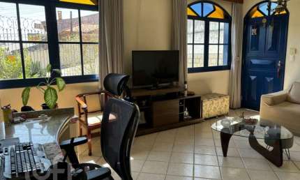 Casa com 3 quartos à venda na Rua Pascoal Simone, 839, Coqueiros, Florianópolis