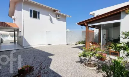 Casa com 3 quartos à venda na Rua Graciliano Carlos de Quadros, 64, Centro, Palhoça