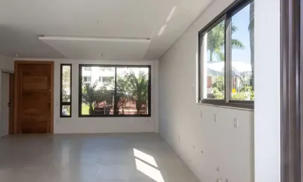 Casa em condomínio fechado com 4 quartos à venda na Avenida Luiz Boiteux Piazza, 4500, Cachoeira do Bom Jesus, Florianópolis