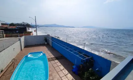 Casa com 4 quartos para alugar na Rua Santa Tereza, 688, Balneário, Florianópolis