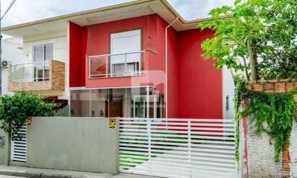 Casa com 3 quartos para alugar na Rua dos Pinheiros, 93, Ingleses do Rio Vermelho, Florianópolis