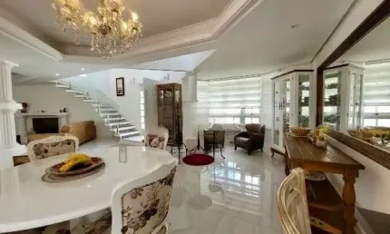 Casa com 3 quartos para alugar na Rua Jornalista Lázaro Bartolomeu, 53, Centro, Florianópolis