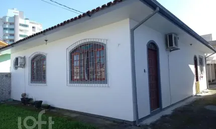 Casa com 3 quartos à venda na Avenida Buriti, 386, Itacorubi, Florianópolis