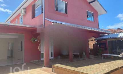 Casa com 3 quartos à venda na Rua Fidélis Govoni, 390, Campeche, Florianópolis