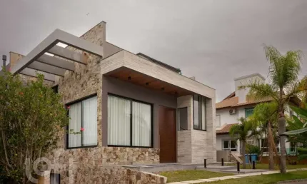 Casa em condomínio fechado com 6 quartos à venda na Rua Jornalista Manoel Menezes, 2129, Itacorubi, Florianópolis