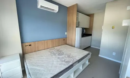 Apartamento com 1 quarto para alugar na Rua Júlio D'Acia Barreto, 161, Carvoeira, Florianópolis
