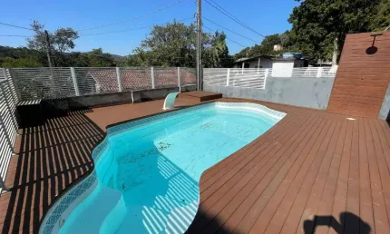 Casa com 4 quartos para alugar na Adão Pereira Alves, 70, Sambaqui, Florianópolis