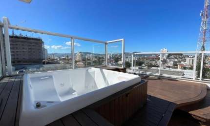 Cobertura com 3 quartos para alugar na Rua Afonso Pena, 1125, Canto, Florianópolis
