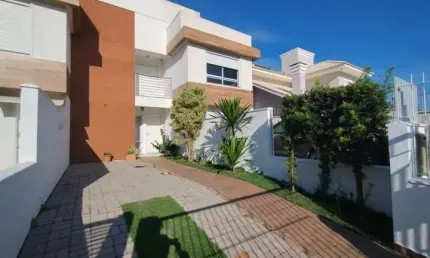 Casa com 3 quartos para alugar na Rua Valdemiro José Vieira, 161, Campeche, Florianópolis
