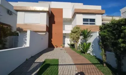 Casa com 3 quartos para alugar na Rua Valdemiro José Vieira, 161, Campeche, Florianópolis