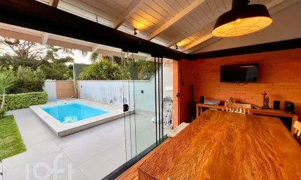 Casa com 3 quartos à venda na Avenida dos Jerivás, 563, Cachoeira do Bom Jesus, Florianópolis