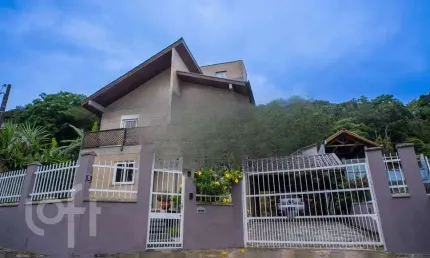 Casa com 2 quartos à venda na Rua Durval Pires da Cunha, 362, Sambaqui, Florianópolis