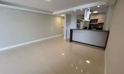 Apartamento com 3 quartos para alugar na Rua Libia Cruz, 546, Estreito, Florianópolis