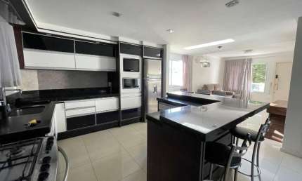 Casa com 3 quartos para alugar na Rua dos Gerânios Floridos, 77, Carvoeira, Florianópolis
