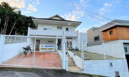 Casa com 4 quartos para alugar na Rua Acelon Eduardo da Silva, 176, Córrego Grande, Florianópolis