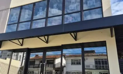 Prédio à venda na Rua Professora Cremilde de Oliveira, 285, Estreito, Florianópolis