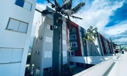 Apartamento com 3 quartos para alugar na Avenida Madre Benvenuta, 411, Trindade, Florianópolis