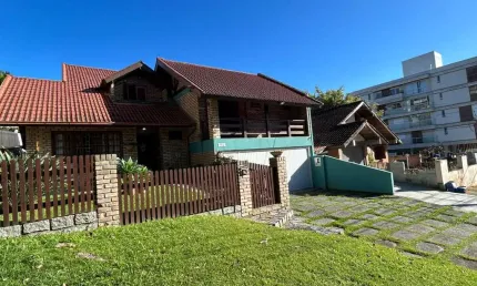 Casa com 4 quartos à venda na Rua Vergílio Ponciano, 102, João Paulo, Florianópolis