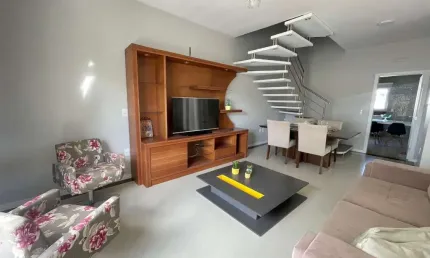 Casa com 4 quartos para alugar na Rua do Farol, 506, Campeche, Florianópolis