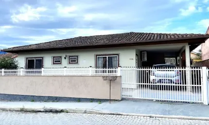 Casa com 3 quartos à venda na Servidão Emília Custódia Vieira, 109, Rio Tavares, Florianópolis