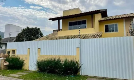 Casa com 3 quartos para alugar na Servidão do Boso, 194, Rio Tavares, Florianópolis