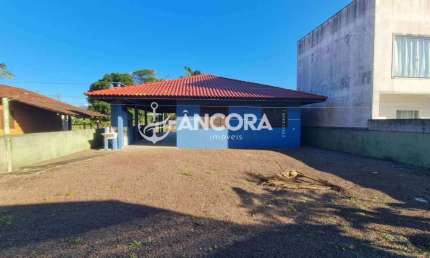 Casa com 03 quartos e amplo espaço de terreno de 390m² à venda em Itapoá - Balneário Rainha do Mar