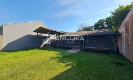 Casa com amplo espaço de terreno em frente, no centro de Itapema do Norte, próximo ao asfalto em Itapoá/SC