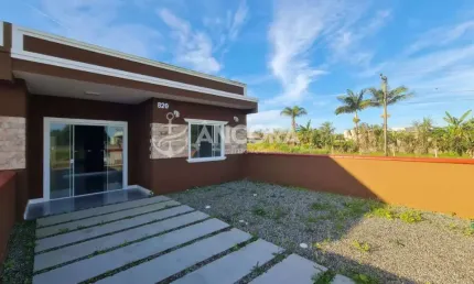Casa à venda em Itapoá com 03 quartos sendo 01 suíte, Balneário Volta ao Mundo