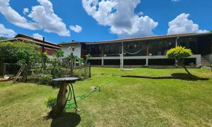 Chácara com 4 dormitórios e área verde no Residencial Vale Sol
