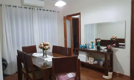 Imóvel com 2 casas no Centro de Artur Nogueira - SP