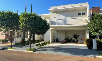 Belíssima casa no condomínio Manhattan em Artur Nogueira - SP