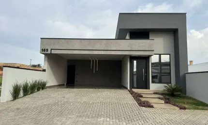 Casa no Condomínio Jacarandá em Engenheiro Coelho - SP