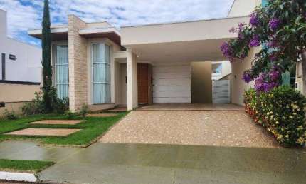 Casa no Condomínio Manhattan em Artur Nogueira - SP