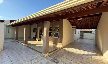 Casa com edícula no Jardim Conservani em Artur Nogueira/SP