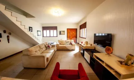 Maravilhosa casa com 5 quartos,vagas no Grajaú- Grajaú