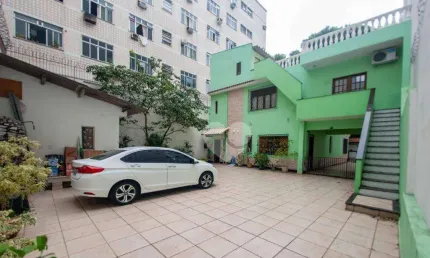 Maravilhosa casa com 5 quartos,vagas no Grajaú- Grajaú