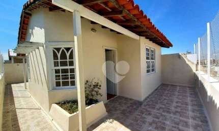 Cobertura Duplex, 2 salas, 3 quartos, 2 suítes. garagem, Terraço descoberto. R$845.000,00 Grajaú RJ.
