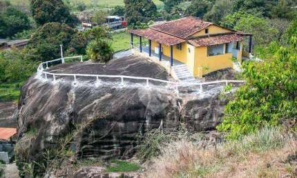 Fazenda com 8 quartors à venda, 43113000 m² por R$ 1.500.000 - Piabetá (Inhomirim) - Magé/RJ