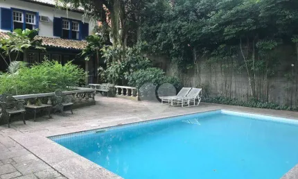 Condomínio Jardim do Itanhagá - Casa Duplex de 4 Quartos com Piscina e Espaço Gourmet. Itanhangá/RJ.