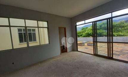 Cobertura linear a venda  com 5 quartos, suite, dependências completa, Terraço. 250m² no valor  R$850.000,00 - Grajaú - Rio de Janeiro / RJ.