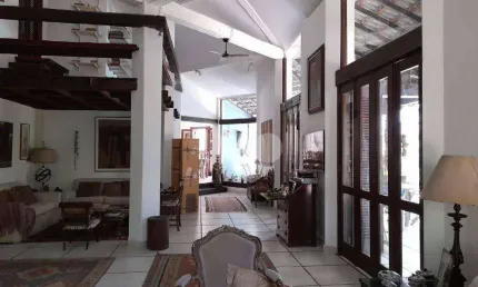 Linda casa terreno de 1260 metros com 592 metros de área edificada