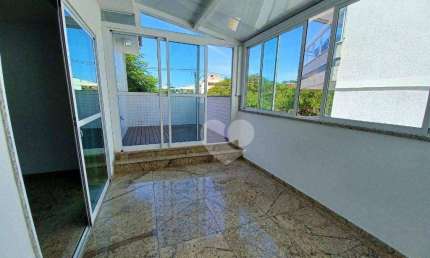 Casa de Condom. Triplex com 4 suítes, 2 vagas, 176 m² por R$ 950.000 - Recreio dos Bandeirantes - Rio de Janeiro/RJ