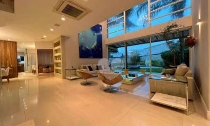 Condomínio Del Lago - Mansão Triplex no conceituado com 4 Suítes. Barra da Tijuca/RJ.