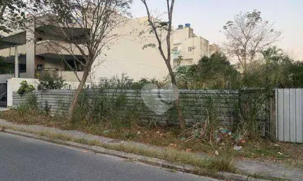 Lopes Enjoy Vende Terreno Plano, com 630m², 18 x 25, gleba B.
